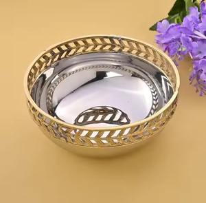 Juego de Vajilla de Metal de Alta Calidad para Espacios de Comedor Modernos - Product Image 1