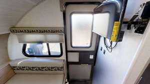 Utilisé en Chine : Caravane de voyage de 16 pieds avec lits superposés, ouverture latérale et structure en aluminium pour vos aventures - Product Image 5