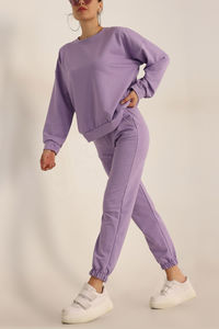 Nouveau modèle de survêtements assortis pour femmes Logo personnalisé Ensemble de survêtements 2 pièces pour femmes survêtements de fitness pour entraînement - Product Image 3