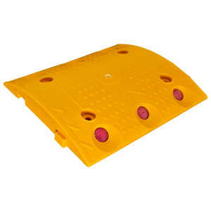 ตัวจำกัดความเร็วพลาสติก EKO สำหรับถนน ขนาด 30x33x4 ซม. - Product Image 1