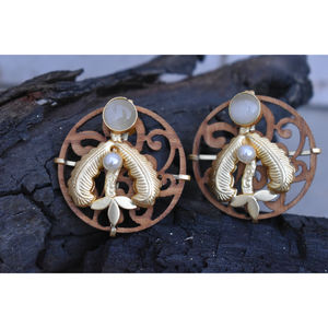 Joyería de madera chapada en oro, treanding hecho a mano, aretes étnicos de piedra de madera de Latón chapado en oro para niñas y mujeres - Product Image 6