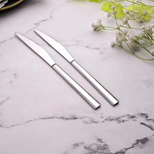 Ensemble de 2 couteaux de cuisine lisses de style chinois, couteaux de chef en métal pour découper et trancher, avec manches en bois pour couper la viande - Product Image 1