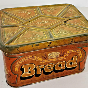 Boîte décorative vintage "Pain sain": Embrassez la nostalgie avec cette charmante boîte à pain vintage. - Product Image 1