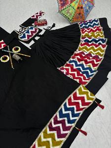 LANZAMIENTO NUEVO DISEÑADOR LEHENGA CHOLI CON DUPATTA TELA DE ALGODÓN PURO CON LONA PATTA BORDER - Product Image 5