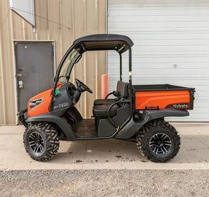 Véhicule utilitaire à quatre roues motrices Kubota RTV, transmission par engrenages, quatre places, certifié EPA EEC, 500-800W, 50-75 km/h, tracteur - Product Image 3