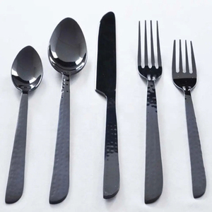 Ensemble de 5 couverts élégants en acier inoxydable couleur or Idéal pour les événements de mariage, les couverts et la restauration en Inde - Product Image 2