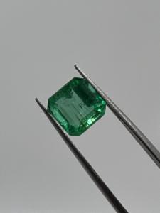 มรกตธรรมชาติขนาด 7.5 x 7.5 มม. ไม่ผ่านการปรับแต่งและไม่ผ่านการอบอุ่น คุณภาพดีมาก เกรดพรีเมียม ทรงเหลี่ยมแบบแอสเชอร์ น้ำหนัก 1.94 กะรัต สำหรับทำเครื่องประดับ - Product Image 2