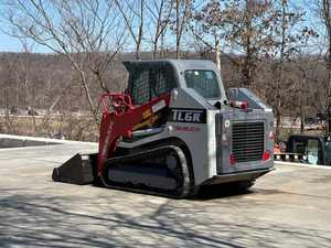 Hot <b>Sale</b> TAKEUCHI TL120 <b>Skid</b> <b>Steer</b> Loader with Cab Air Conditioning Front Loader Engine & Bearing-High Operating Efficiency - Product Image 6