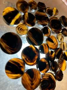 Diseño único 100% Botón de cuerno de búfalo natural Técnica cruda Estilo animal para abrigo y decoración del hogar Color (3) POR HF CRAFTS - Product Image 6