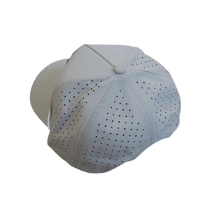 Gorra de Golf Deportiva de Secado Rápido, Personalizada Directo de Fábrica, 5 Paneles, Orificios Cortados con Láser, Logotipo Bordado en 2D, Cierre Trasero de Plástico - Product Image 5