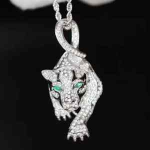 SM Jewels - Colgante de Pantera de Lujo para Hombre, Chapado en Rodio, Diseño Único, Estilo Hip Hop, con Diamantes Moissanite y Ojos Verdes, Ideal para Regalo - Product Image 2