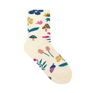 Personnalisé Jacquard Champignon Plante Motifs Équipage Chaussettes Respirant Coton Hommes Chaussette pour Hommes Femmes Rétro Style Vietnam Usine - Product Image 1