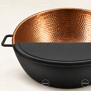 Bol à pédicure rond en cuivre avec extérieur noir et deux poignées - Product Image 3