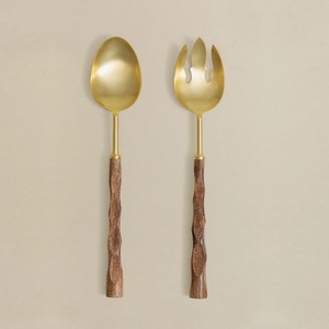 Offre exclusive d'un ensemble de deux couverts à salade à manche en bois de qualité supérieure avec restaurants plaqués or avec logo personnalisé - Product Image 1