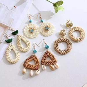 Pendientes colgantes bohemios tejidos a mano, joyería tejida de ratán - Product Image 1