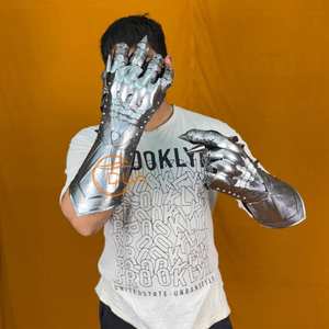 Gants médiévaux en acier avec protège-bras gravés |   Armure de Chevalier Artisanale pour Cosplay, Exposition - Product Image 4