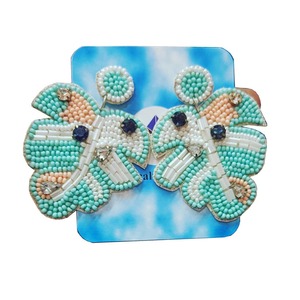 Boucles d'oreilles au design floral complexe artisanal broderie en forme de fleur multicolore bijoux artisanaux vibrants couture légère - Product Image 1