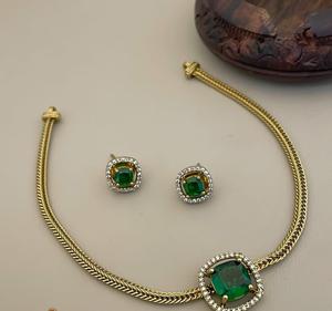 Hermoso y elegante conjunto de colgantes de cadena en tono dorado, hermoso conjunto de collar con pendientes para mujer para ropa de boda para mujer - Product Image 6