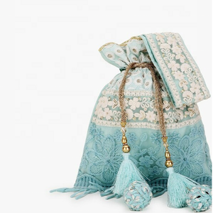 Dernier sac à main de créateur Sac potli brodé en dentelle florale bleu et blanc Sac à cordon pour femme Cadeau de mariage pour mariée - Product Image 1