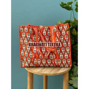 Sac fourre-tout matelassé en coton imprimé à la main indien en gros sac à bandoulière léger floral écologique sac à provisions de plage en cuir - Product Image 2