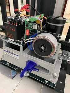 Moteur d'ouverture de <span class=keywords><strong>portail</strong></span> coulissant <span class=keywords><strong>solaire</strong></span> à télécommande Villa 1200KGS, système de porte coulissante électrique automatique avec batterie 24V 7Ah - Product Image 3