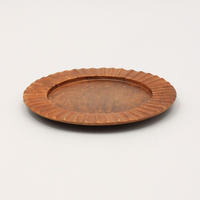 Assiette de service ronde en bois d'olivier naturel, faite à la main, sculptée à la main, pour la décoration de la maison et des mariages.