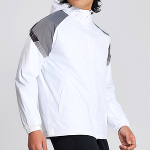 Veste de sport double couche pour hommes Veste coupe-vent imperméable pour l'extérieur Veste à capuche en nylon 100% - Product Image 4