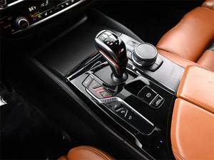 BMW M5 2022 con Volante a la Izquierda - Product Image 6