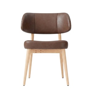 Chaise de bureau exécutive moderne avec accoudoirs réglables en hauteur et mouvement basculant, structure en bois, revêtement en cuir synthétique - Product Image 2