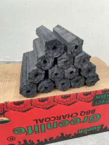 Charbon de bois de haute qualité 85-90% de carbone fixe Briquettes fabriquées à la machine Bois dur Cendres 3% - Charbon de bois pour barbecue - Product Image 5