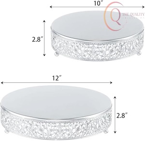 Elegante Soporte para Pastel de Metal con Acabado Refinado, Ideal para la Presentación de Pasteles y Decoración de Mesa - Product Image 1