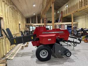 เครื่องอัดฟางสี่เหลี่ยมขนาดเล็ก Massey Ferguson SB 1840 สำหรับเก็บเกี่ยวข้าวโพด ข้าวสาลี ข้าว ถั่วลิสง มันฝรั่ง พร้อมชิ้นส่วนเครื่องยนต์หลัก - Product Image 6