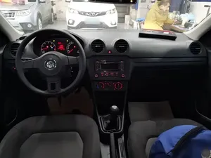Prêt à être expédié : Volkswagen Jetta d'occasion, modèle 2015, édition Value, 1.6L, boîte manuelle, finition Fashion, berline essence à vendre - Product Image 5