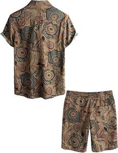 Nouveautés d'été Tendance Jeunesse Mode Chemise à fleurs Style Hong Kong Décontracté Ensemble deux pièces pour homme à manches courtes et short de plage - Product Image 2