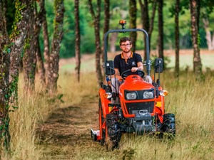 Kubota รถแทรกเตอร์4WD ล้อ M954K รถแทรกเตอร์ขนาดเล็กพร้อมเครื่องยนต์80HP ปั๊ม50HP กระปุกเกียร์20HP มอเตอร์20HP - Product Image 2