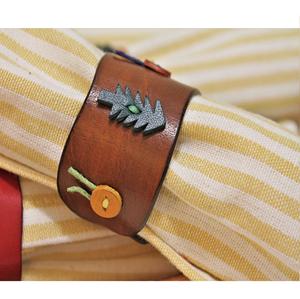 แหวนผ้าเช็ดปากไม้โอ๊คคุณภาพระดับพรีเมี่ยมทำมือปรับแต่งหนังสีน้ำตาลพร้อมดีไซน์คลาสสิกสำหรับงานปาร์ตี้ - Product Image 2