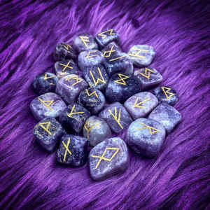 Meilleur 25 pièces dégringolé Lepidolite Agate Runeset sculpté Top pierre cristal amour Feng Shui ensembles cristaux de guérison gravés pierres précieuses - Product Image 4