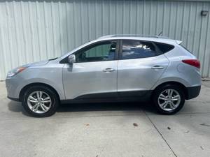 Hyundai Tucson GLS del 2013 usata in vendita a basso prezzo - Product Image 4
