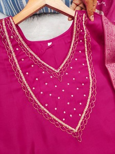 Soie romaine de qualité supérieure avec pantalon Kurti de travail à la main et fabricant de mode pour femmes Dupatta de Surat au taux le plus bas - Product Image 2