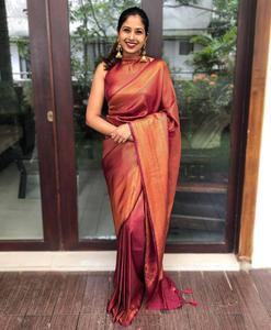 Nouveau Saree en soie Banarsi à la mode avec chemisier pièce économique Style Bollywood tenue de fête pour les femmes indiennes en gros de Surat - Product Image 4