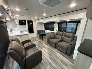 Nouveau 2026 Jayco Jay F-l-i-g-h-t S-l-x 290RKS - Product Image 6