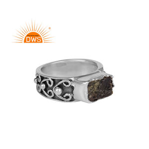 Anillo de banda de pulgar de piedras preciosas de moldavita en bruto Natural de plata esterlina oxidada de la mejor calidad, fabricante de joyería personalizada - Product Image 1