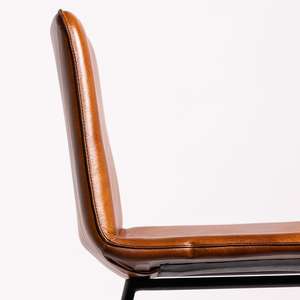 Tabouret de bar en cuir tanné 66 cm de style vintage avec base en métal naturel transparent pour bars, hôtels ou cuisines - Product Image 6