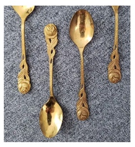 Vente en gros en vrac ensemble de couverts en acier inoxydable manche doré avec fourchettes cuillères couteaux fabriqués avec une qualité supérieure - Product Image 5