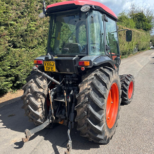 Potente tractor de ruedas Kubota M8540 60HP construido con fuertes capacidades agrícolas, la mejor máquina para agricultores que necesitan - Product Image 3