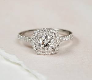 Anillo de compromiso de Halo doble de moissanita de corte redondo de 7mm | Solitario de banda pavimentada | OEM de oro plateado personalizado de joyería fina - Product Image 1