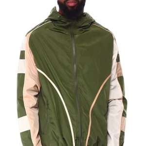 Blouson Bomber Sportif Vintage Personnalisé à Capuche Zippé Col en V Imperméable Respirant pour Homme – Veste de Sport Légère en Nylon Softshell - Product Image 3