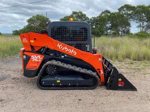 Chargeuse compacte Kubota SVL75-2 avec rétrocaveuse - Moteur diesel Perkins 74 CV, pompe hydraulique Huade, chargeuse sur pneus haute efficacité pour - Product Image 3