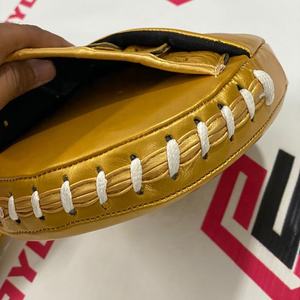 Mitaines de frappe Winning de qualité supérieure, professionnelles pour la boxe et le MMA, nouvelles mitaines de frappe ovales incurvées Winning professionnelles - Product Image 4