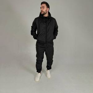 Conjunto Deportivo de Chaqueta Cortavientos y Pantalones Cortos de Poliéster Ligero, Diseño Personalizado, Unisex, de Alta Calidad, a Precio Económico y en Tendencia - Product Image 2
